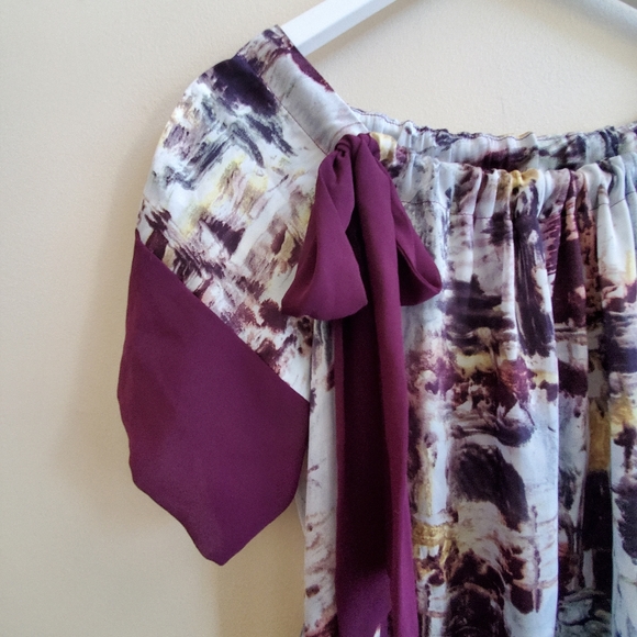 MaxMara 100% Silk Dress with Tie bow front with wine color contrast, - Picture 4 of 12